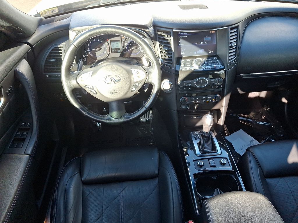 2017 INFINITI QX70 Base 10