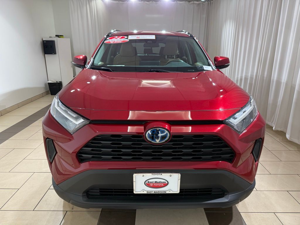 2024 Toyota RAV4 LE 8