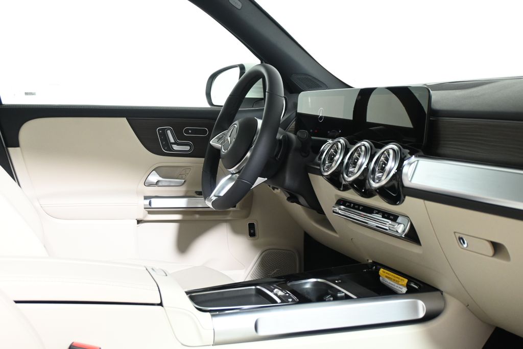Thumbnail: 2026 Mercedes-Benz GLB - 31