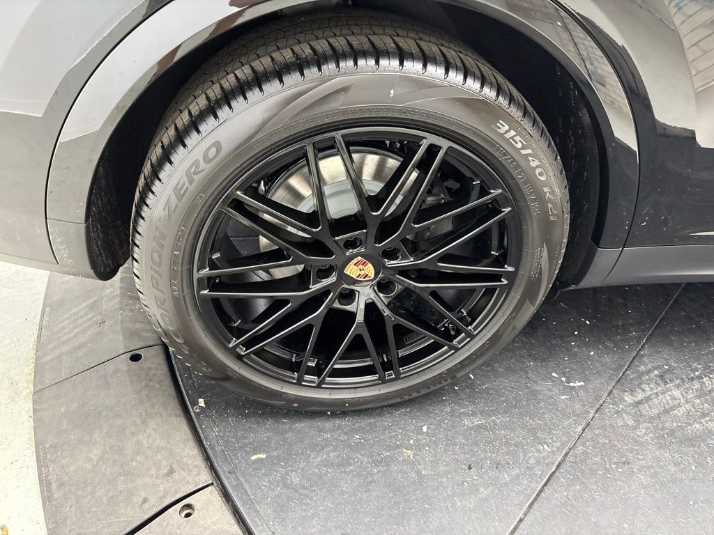 Thumbnail: 2026 Porsche Cayenne - 16