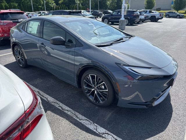 2026 Toyota Prius XLE FWD's photo