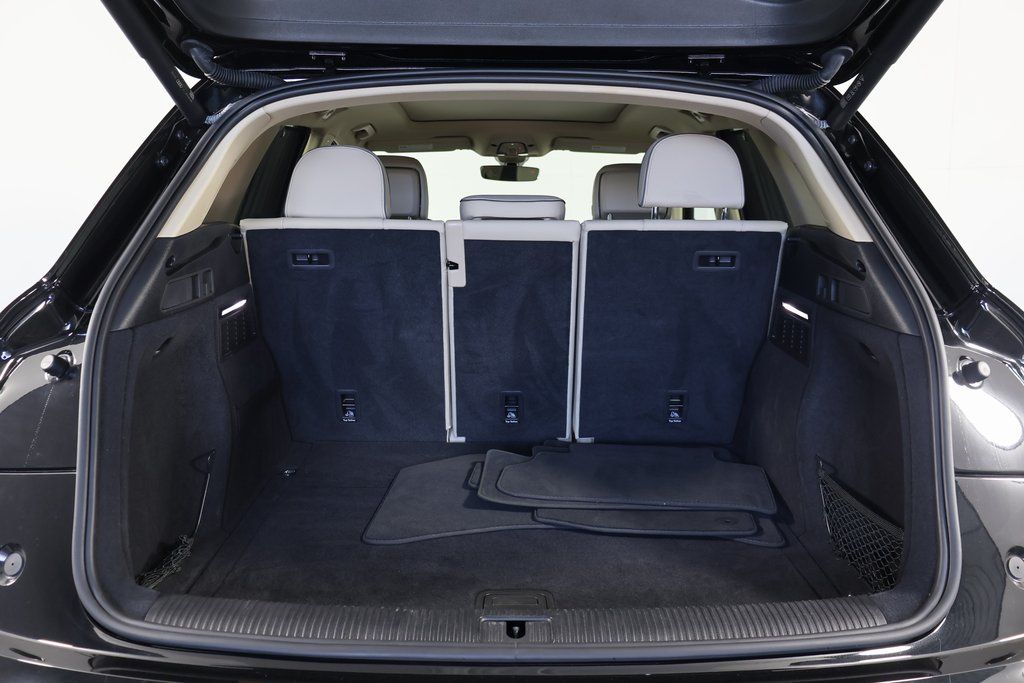 Thumbnail: 2023 Audi Q5 - 13