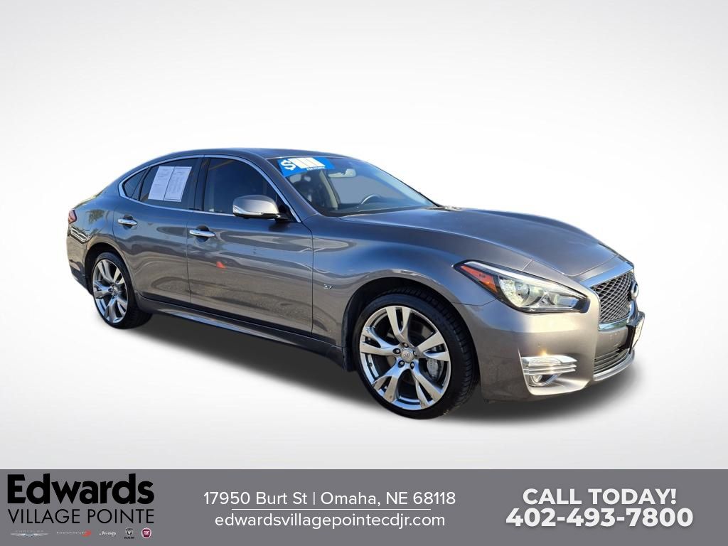 Gray (Graphite Shadow) 2016 INFINITI Q70 Sedan All-Wheel Drive 7-Speed Automatic