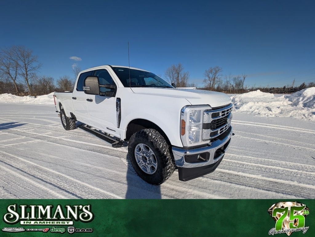 2025 Ford F-250 Super Duty XLT Crew Cab 4WD