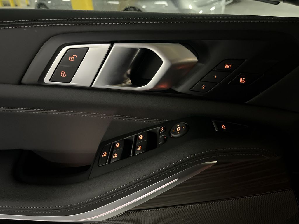 Thumbnail: 2026 BMW X5 - 13