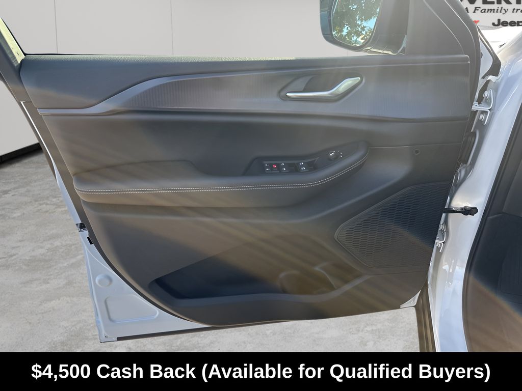 New Car 2025 Jeep Grand Cherokee L  For Sale Under $40,000 In Austin, Texas