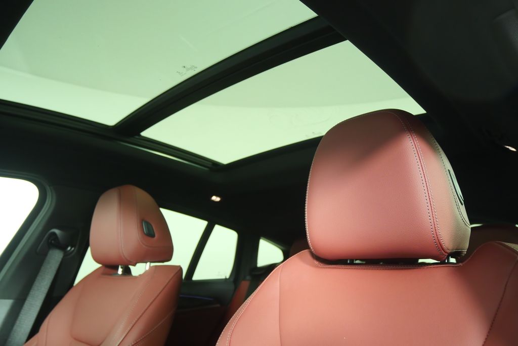 Thumbnail: 2023 BMW X4 - 12