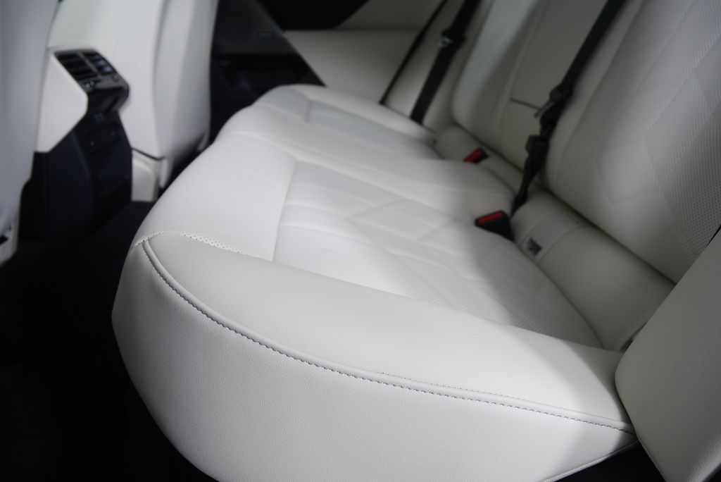 Thumbnail: 2026 BMW 5 Series - 15