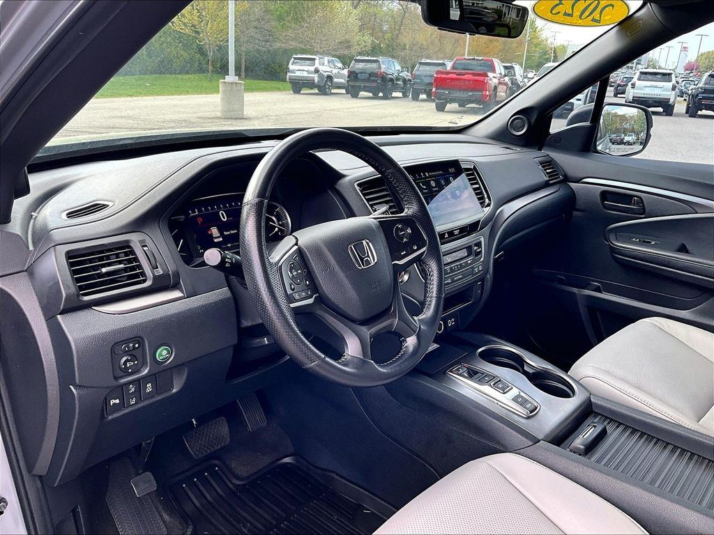 2023 Honda Passport — photo 8