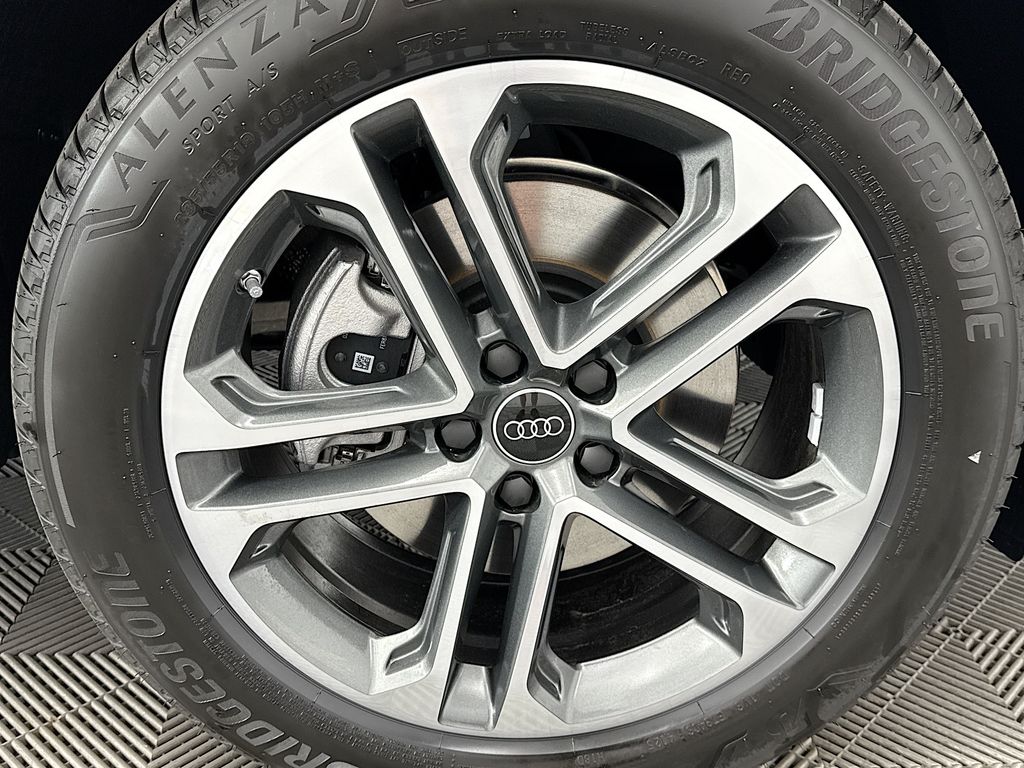 Thumbnail: 2025 Audi Q5 - 31