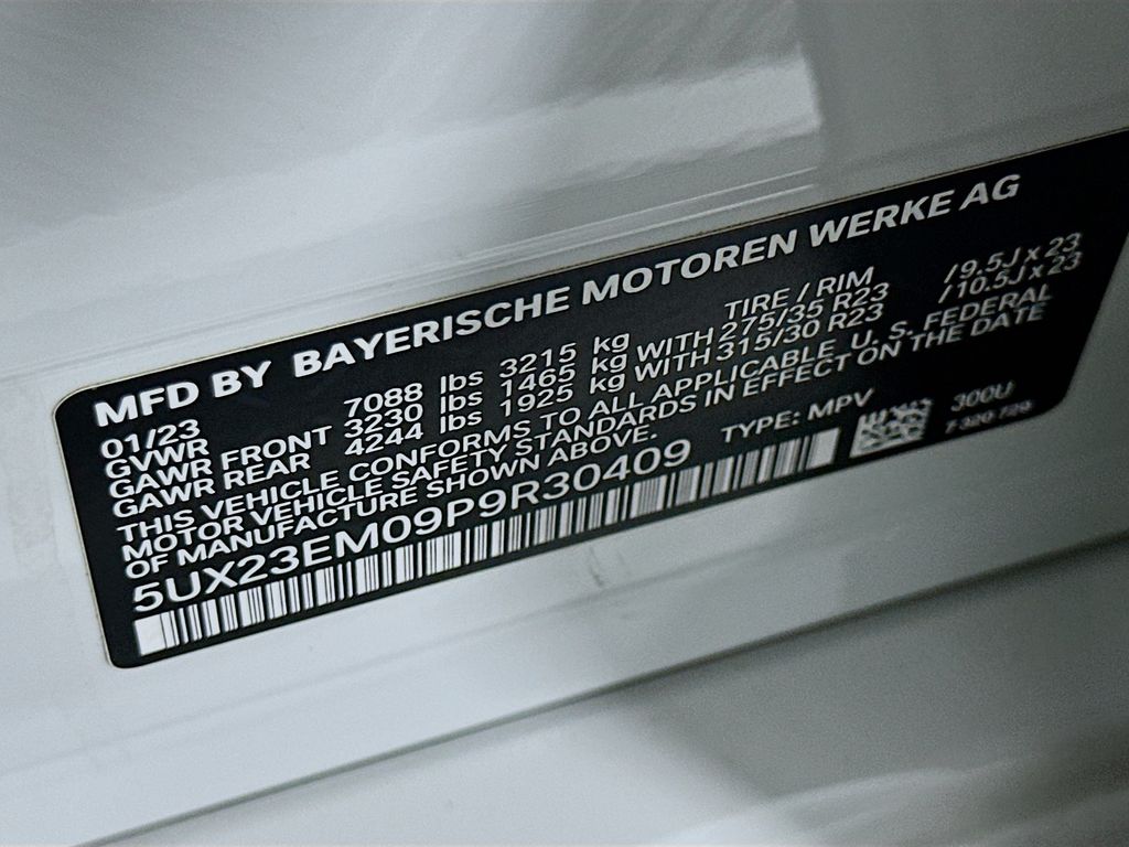 2023 BMW X7 xDrive40i 32