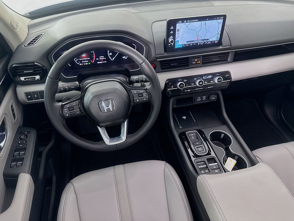 Used Car 2025 Honda Pilot  Touring For Sale In Austin, Texas