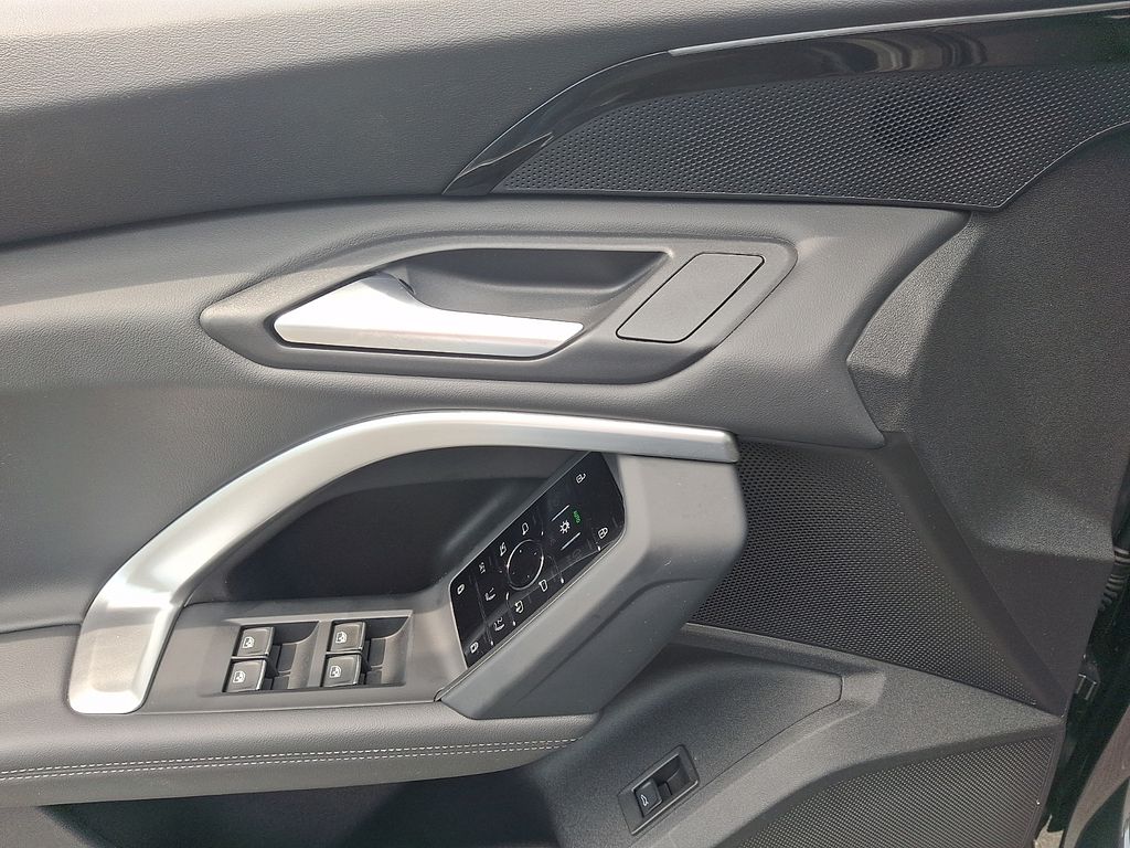 Thumbnail: 2025 Audi Q5 - 12