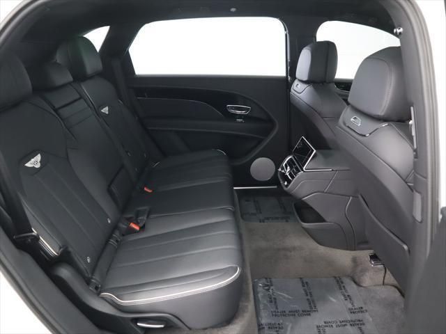 Thumbnail: 2025 Bentley Bentayga - 23