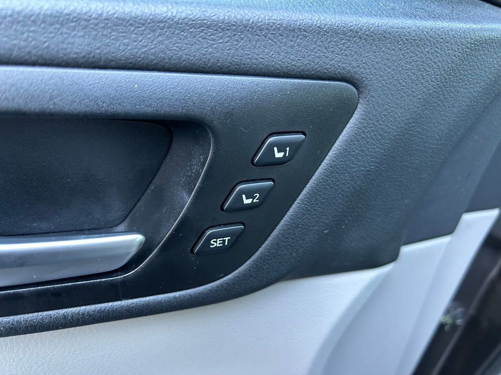 2019 Toyota Highlander Limited 18
