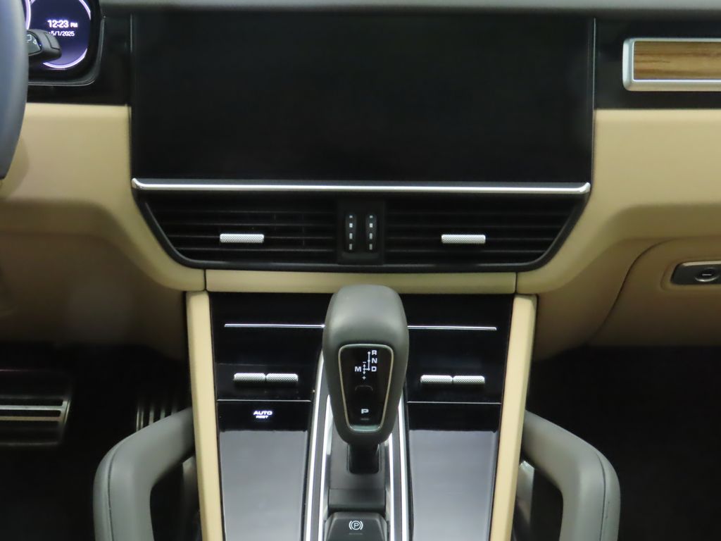 2022 Porsche Cayenne Turbo 16