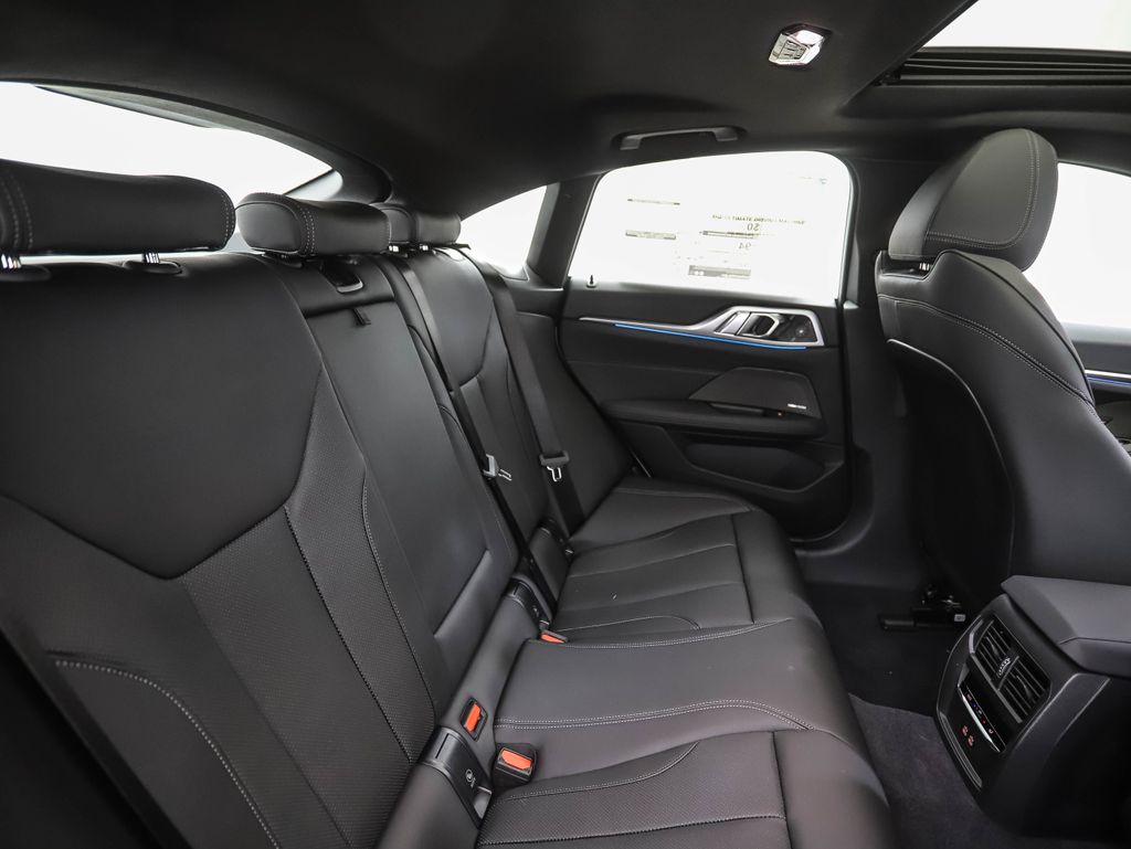 Thumbnail: 2026 BMW i4 - 27