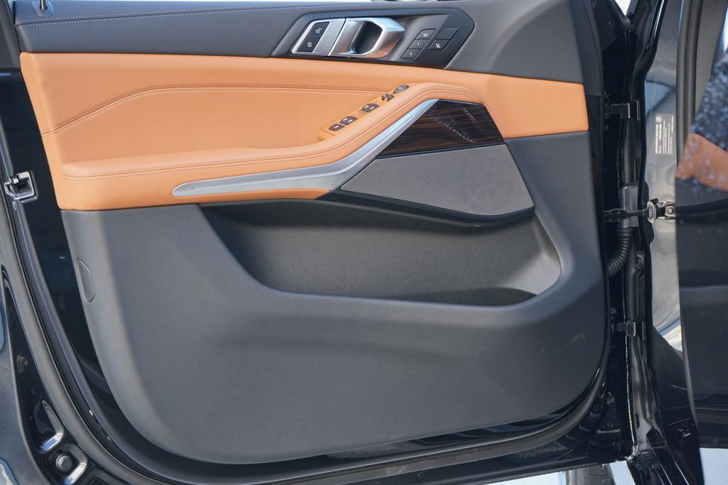Thumbnail: 2026 BMW X5 - 9