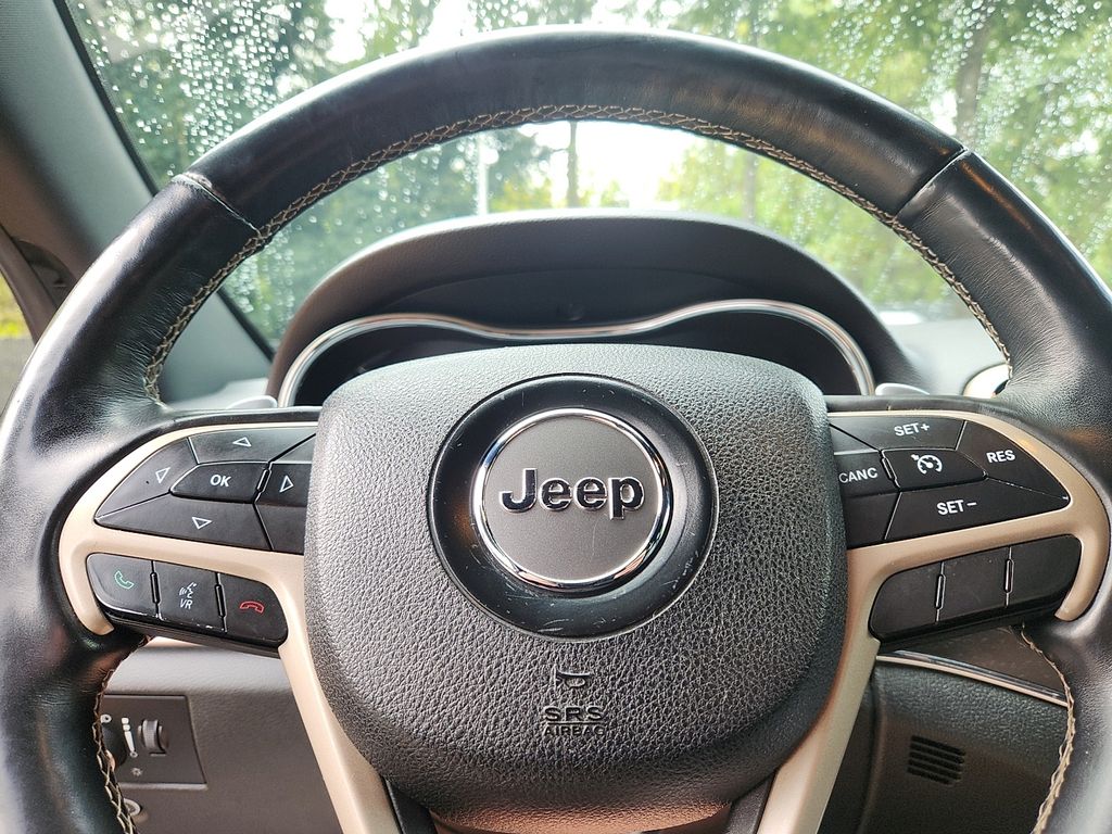 Thumbnail: 2017 Jeep Grand Cherokee - 19