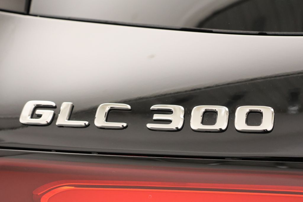 Thumbnail: 2027 Mercedes-Benz GLC - 9