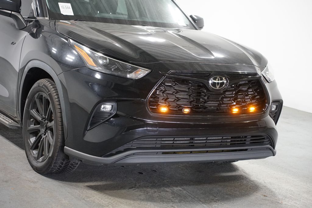 Thumbnail: 2023 Toyota Highlander - 4