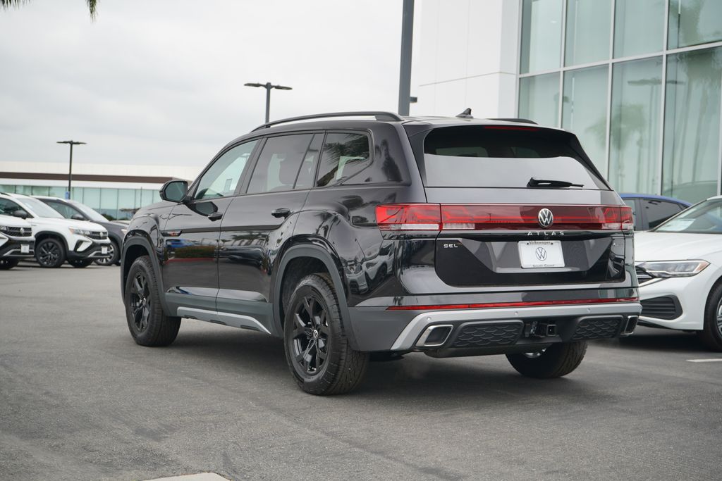 2024 Volkswagen Atlas 2.0T Peak Edition SEL 3