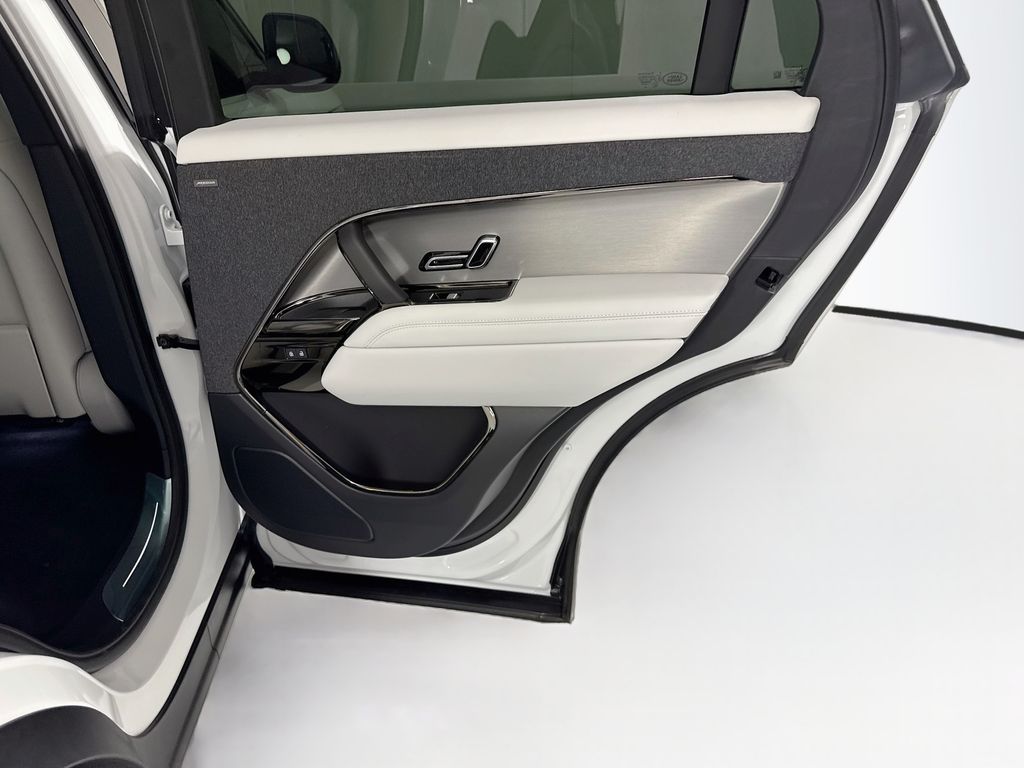 Thumbnail: 2026 Land Rover Range Rover Sport - 28