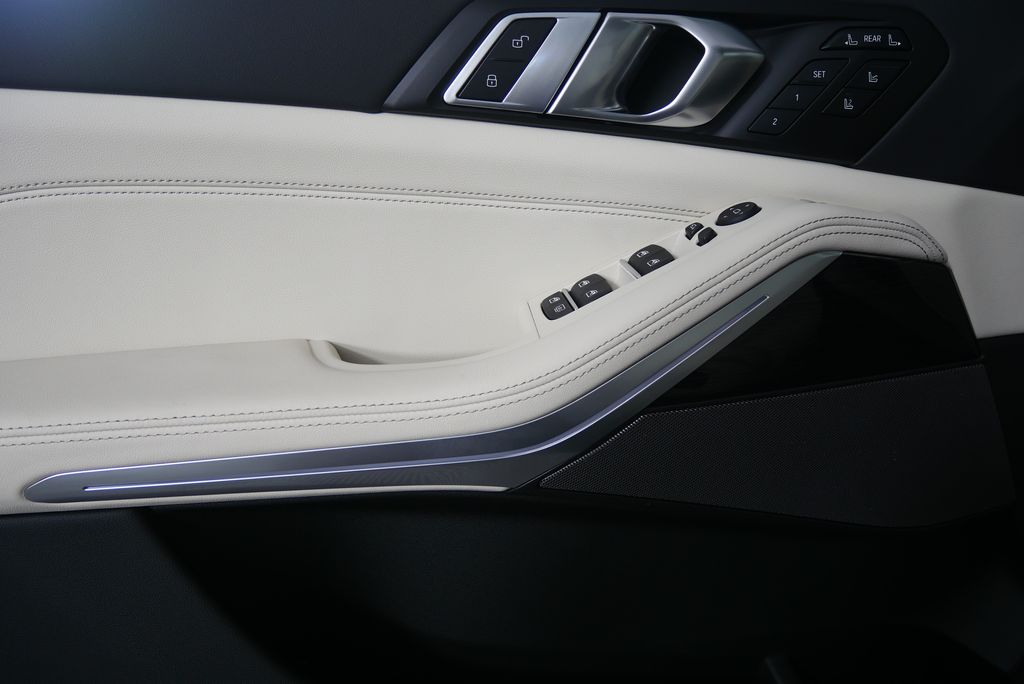 2026 BMW X7 xDrive40i 9