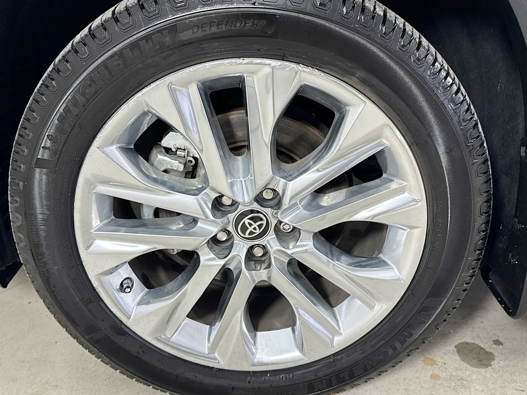 Used Car 2022 Toyota Highlander Hybrid  Limited For Sale Under $40,000 In Austin, Texas