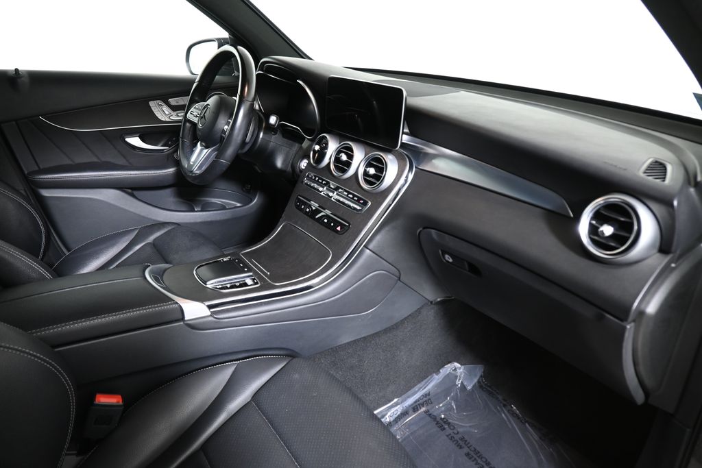 Thumbnail: 2022 Mercedes-Benz GLC - 25