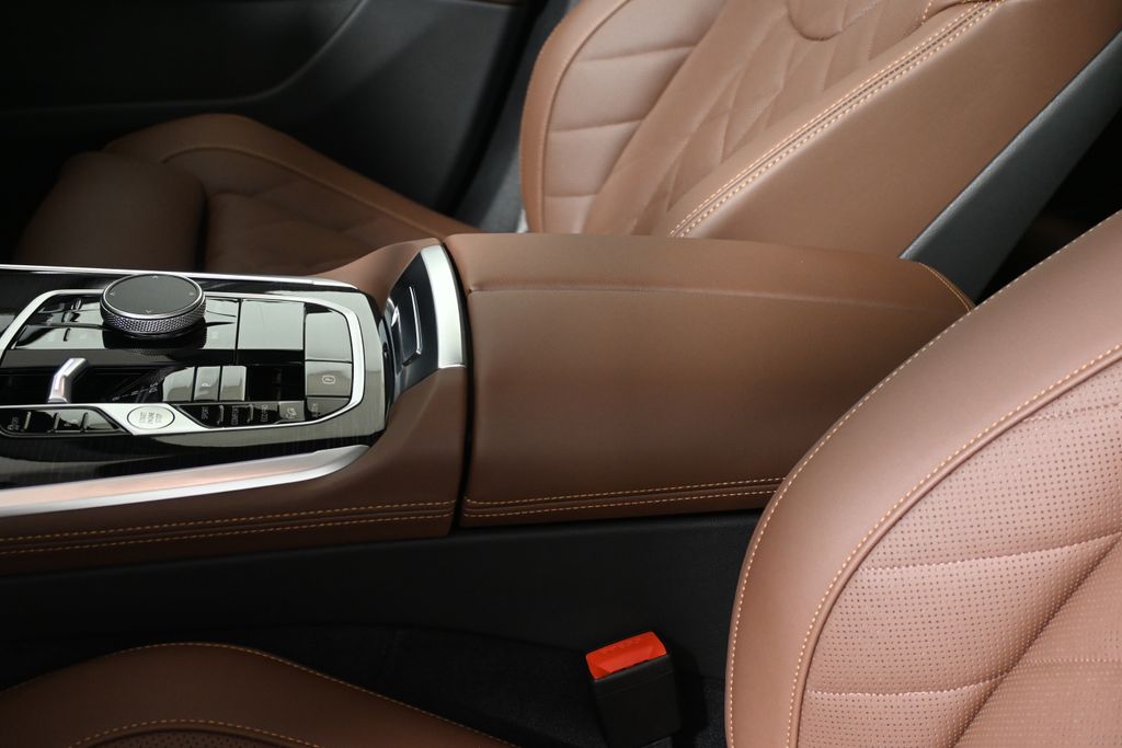 Thumbnail: 2026 BMW X5 - 25