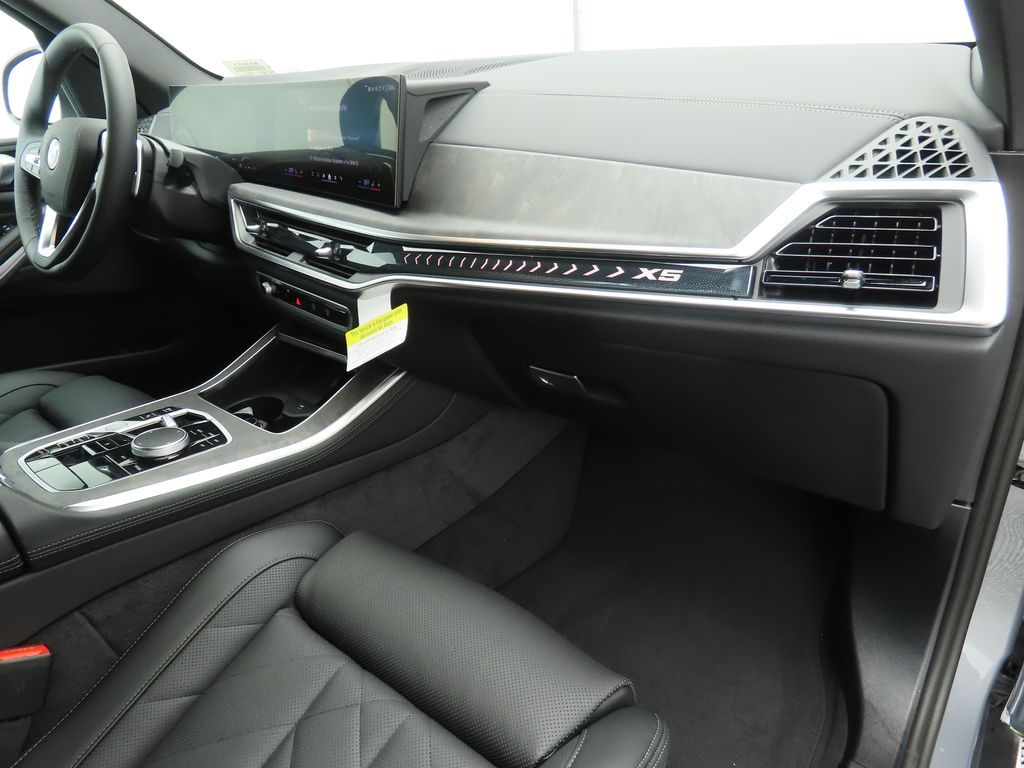 Thumbnail: 2026 BMW X5 - 18