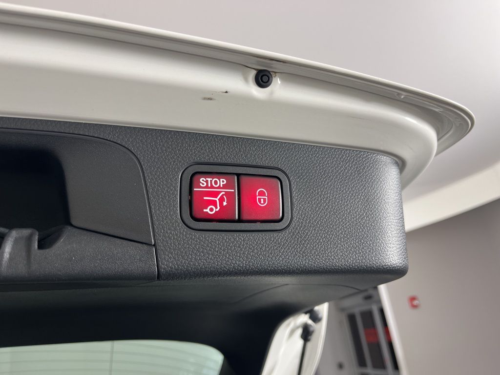 Thumbnail: 2022 Mercedes-Benz GLC - 21