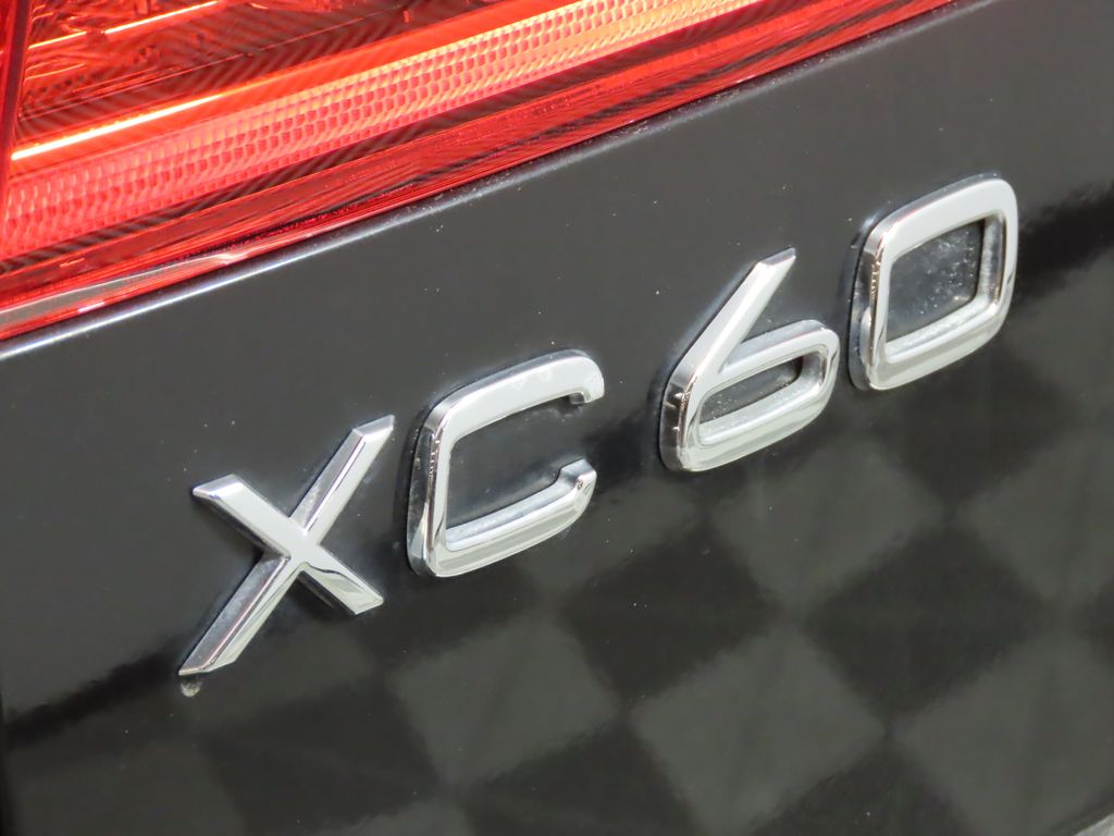 Thumbnail: 2019 Volvo XC60 - 9