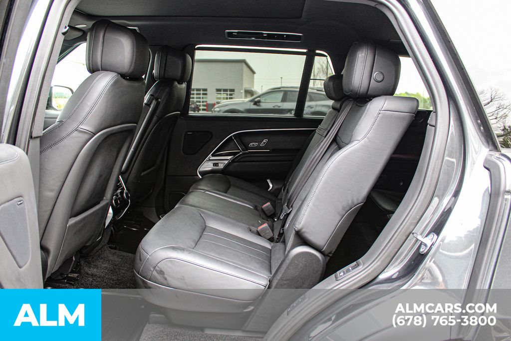 Used 2023 Gray Land Rover SE image 18