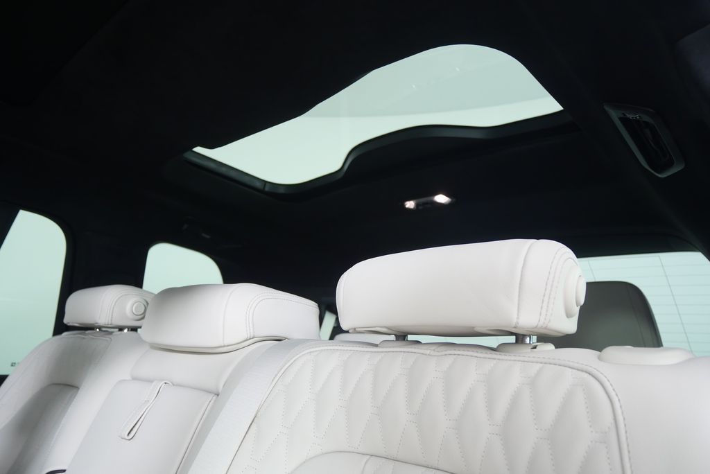 Thumbnail: 2026 BMW X7 - 17