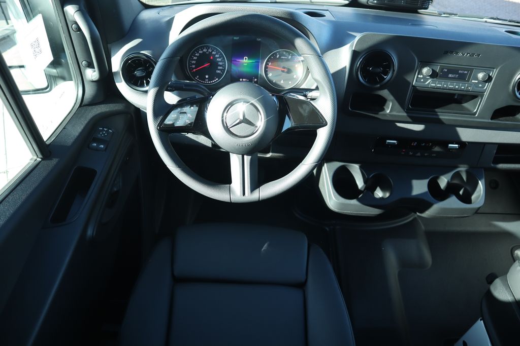 2025 Mercedes-Benz Sprinter 3500 11