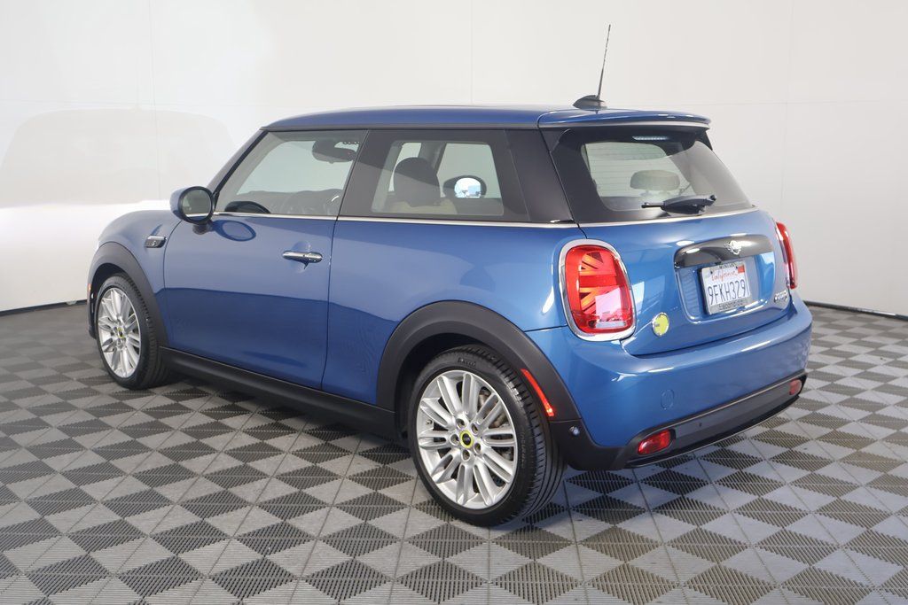2023 MINI Cooper Base 6