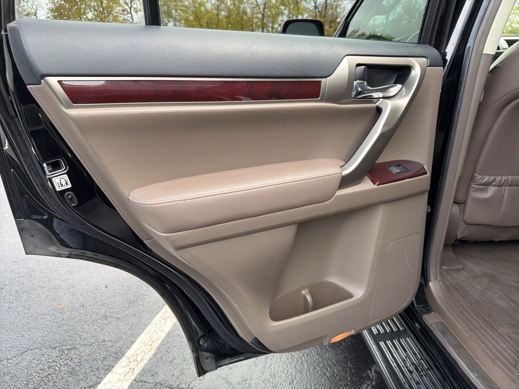 Thumbnail: 2016 Lexus GX - 21