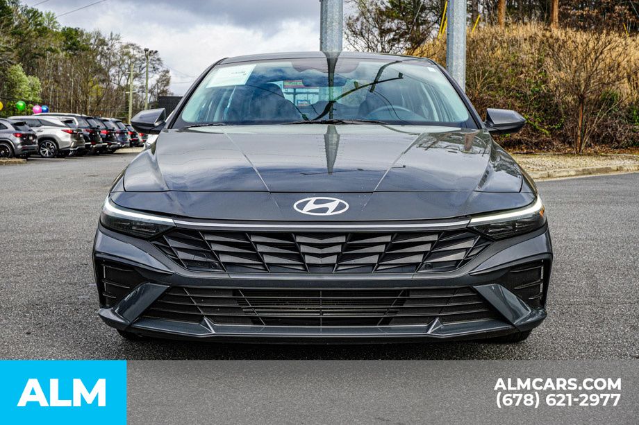 Used 2025 Gray Hyundai SE image 10