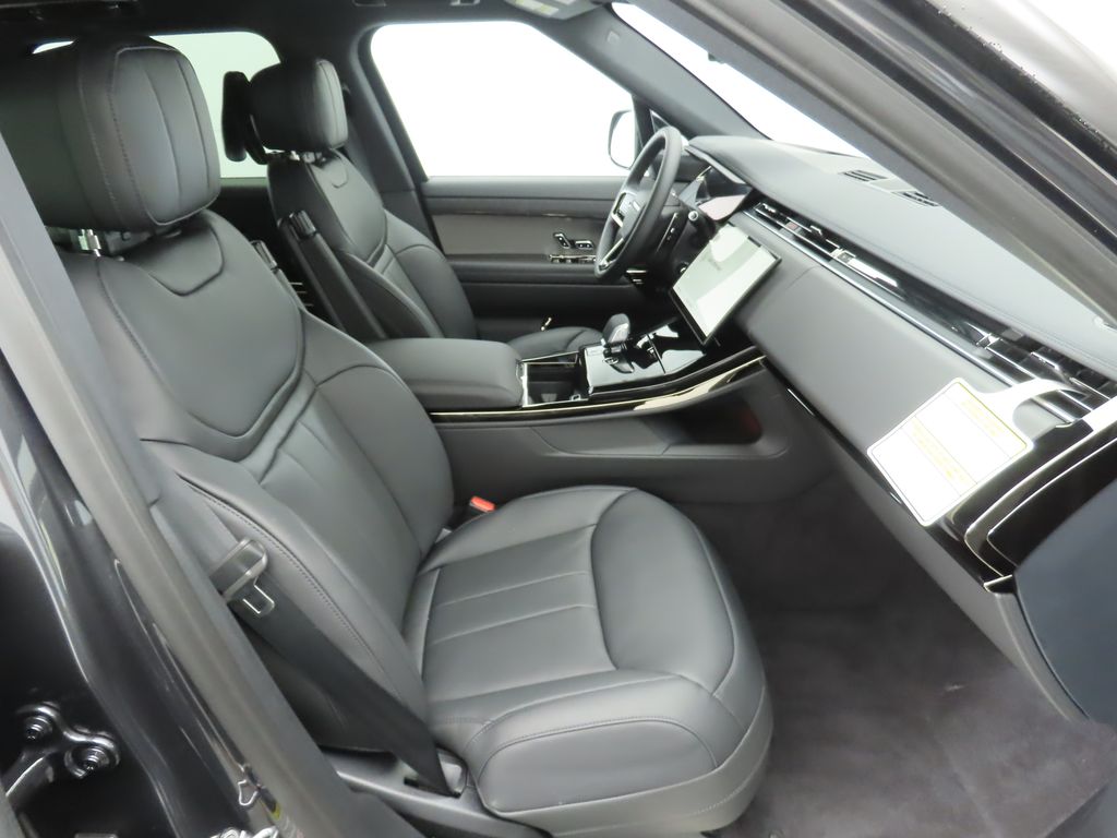 Thumbnail: 2026 Land Rover Range Rover Sport - 20