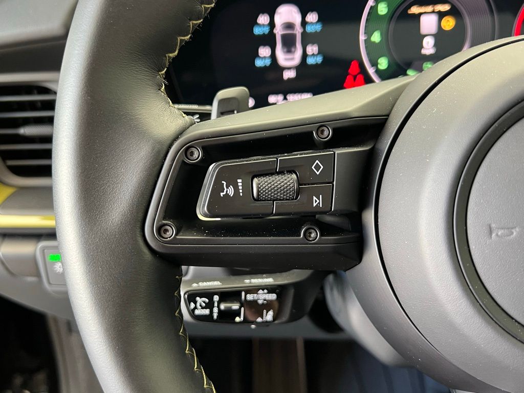 Thumbnail: 2026 Porsche 911 - 8