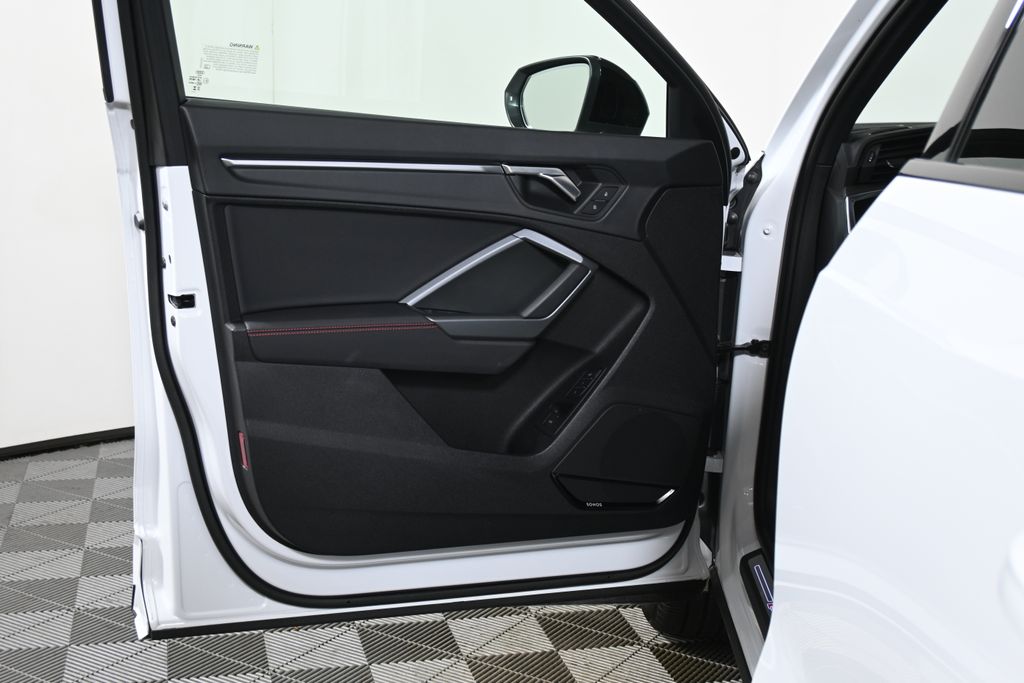 Thumbnail: 2025 Audi Q3 - 29