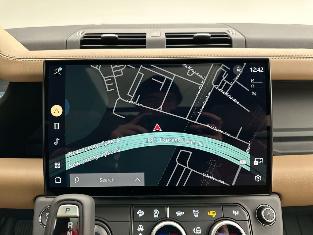 Thumbnail: 2026 Land Rover Defender - 30