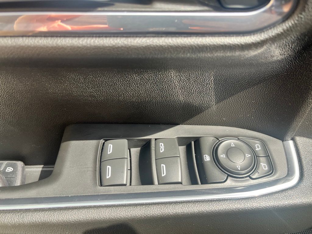 2024 Chevrolet Silverado 1500 RST 32