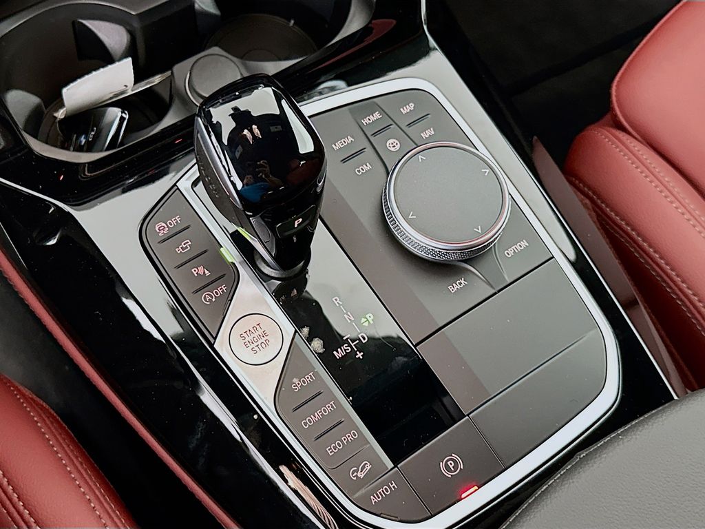 Thumbnail: 2025 BMW X4 - 15