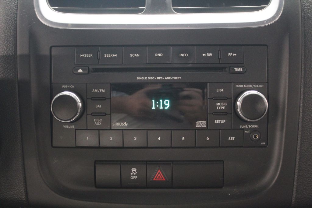 Thumbnail: 2014 Dodge Avenger - 14