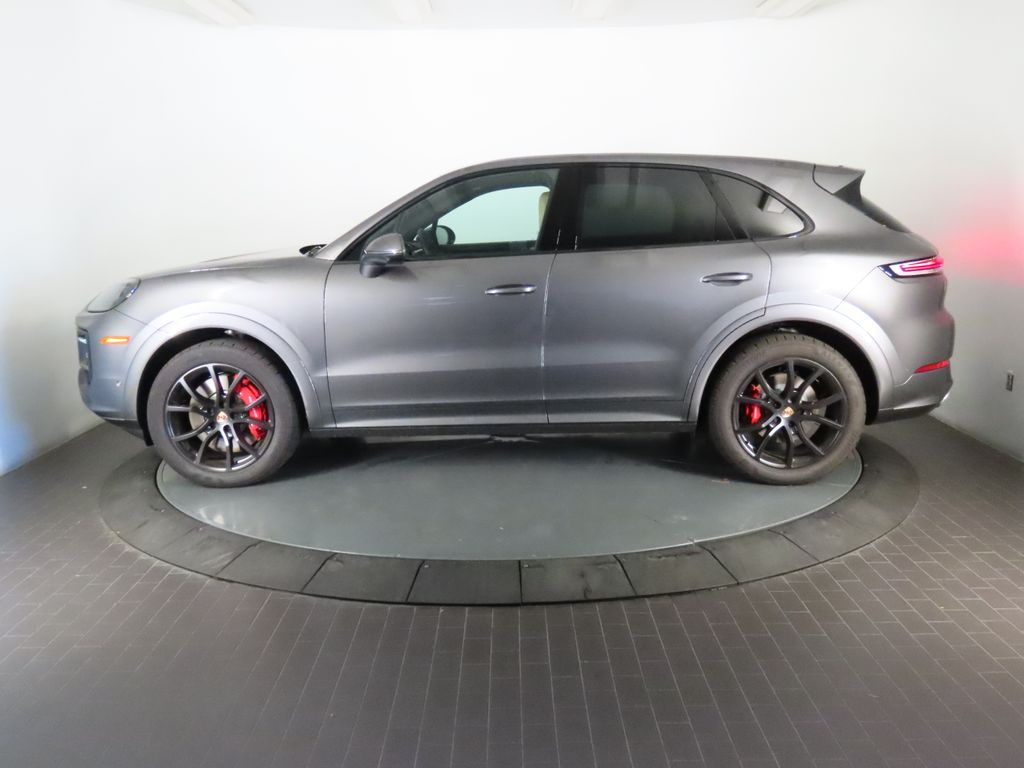 Thumbnail: 2026 Porsche Cayenne - 2