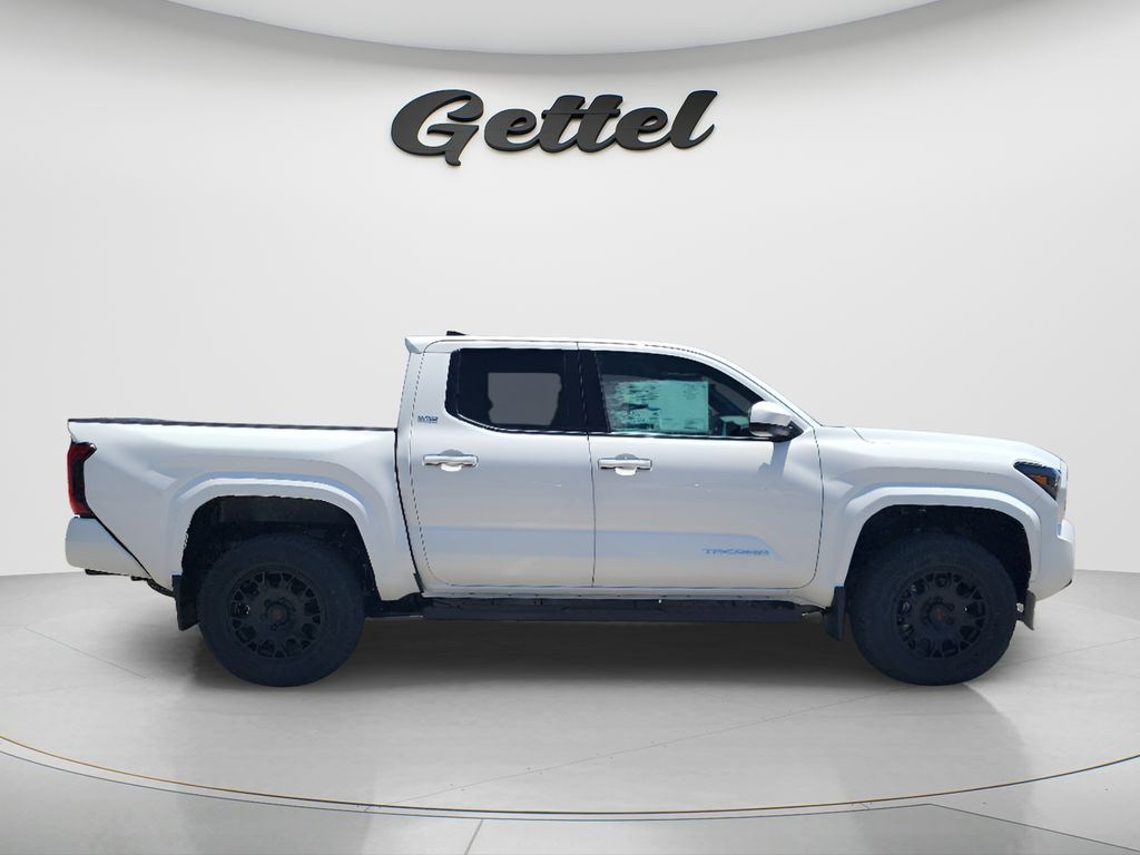 New 2026 White Toyota SR5 image 4
