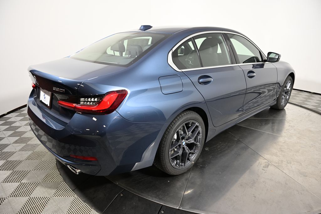 Thumbnail: 2025 BMW 3 Series - 5